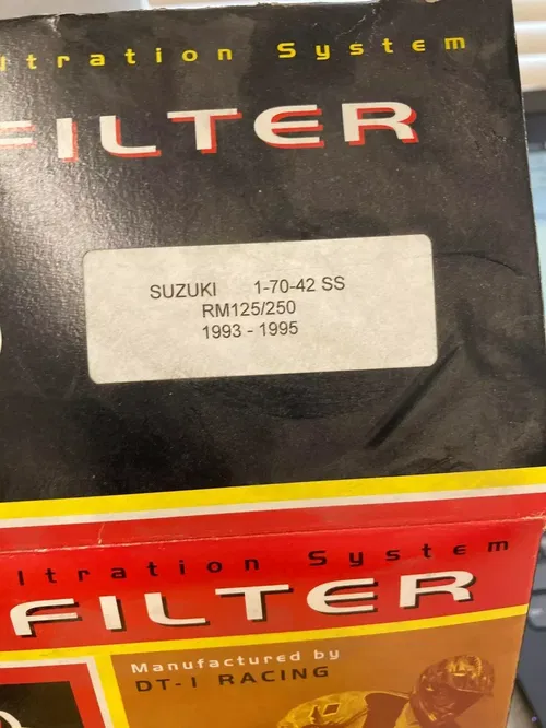 DT AIR FILTER 1-70-42 SS