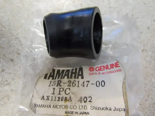 BIN44A- YAMAHA- 15R-26147-00 HANDLEBAR BOOT  1982 XJ 750J     N.O.S.