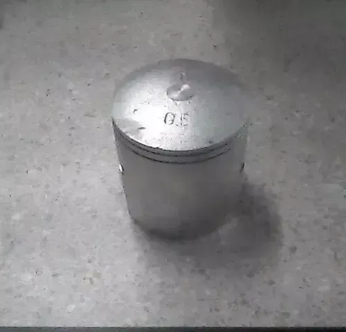 SUZUKI 12110-41739 / 12110-41731-050 OEM/NOS 0.50 PISTON