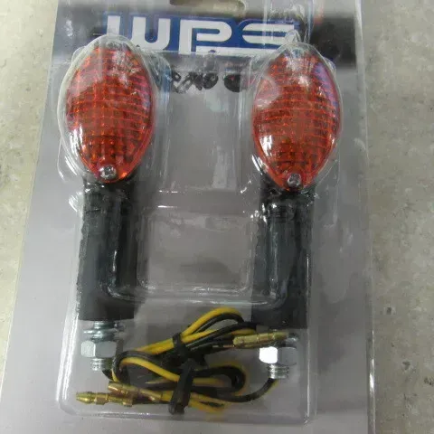 WPS 60-1422 TRIANGLE WINKER LIGHT BLACK