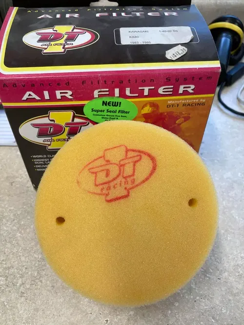 DT AIR FILTER 1-40-02 SS