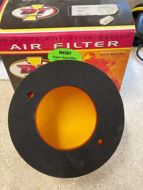 DT AIR FILTER 1-40-02 SS