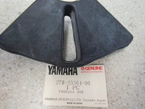 BIN58A YAMAHA REAR WHEEL DAMPER- 278-25364-00 1970-75 RD 250,350  N.O.S.