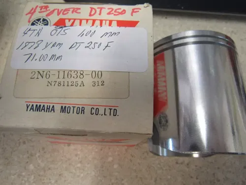 BIN52A- YAMAHA-2N6-11638-00-00 PISTON 1979 DT 250- 4TH OVER SIZE- NEW OLD STOCK