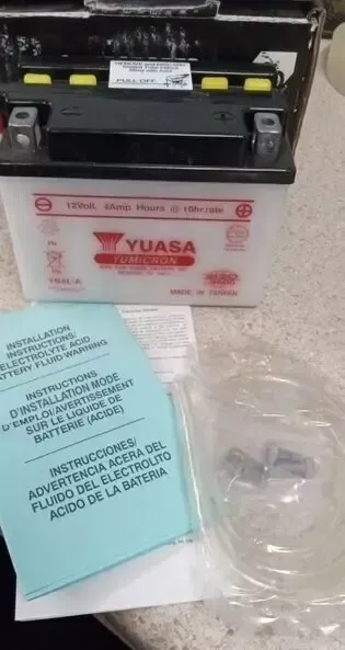 YUASA YB4L-A YUMICRON 12 VOLT DRY CONVENTIONAL BATTERY, YUAM224LA
