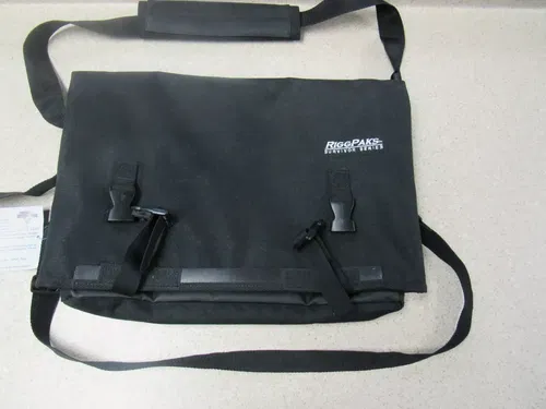NELSON RIGGS- SVT-50- MESSENGER BAG BLACK - N.O.S.