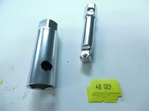 48-029 SPARK PLUG WRENCH 5/8" SOCKET, 3/8" DRIVE EMGO 48-029