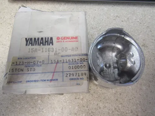BIN65A-YAMAHA-15A-11631-00-A0- PISTON STD     N.O.S
