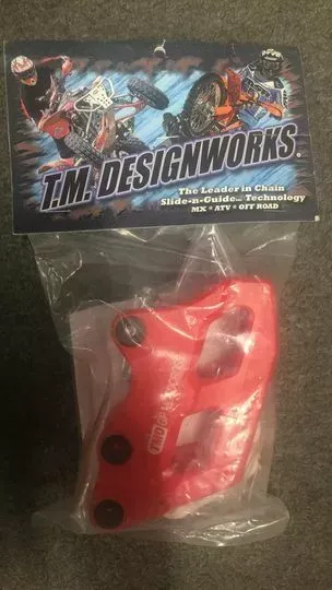 TM DESIGNWORKS - SYCH-GP4-RD - "GP" MOTO REAR GUIDE, RED