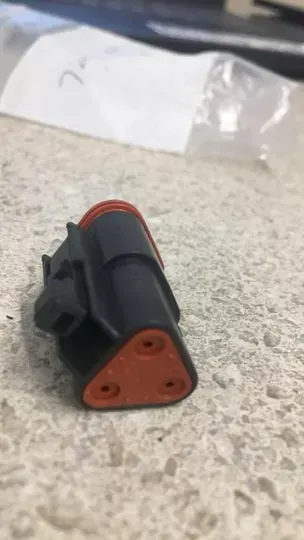 HARLEY DAVIDSON - 72113-94BK - OEM NOS 3-WAY SOCKET HOUSING SPEED SENSOR