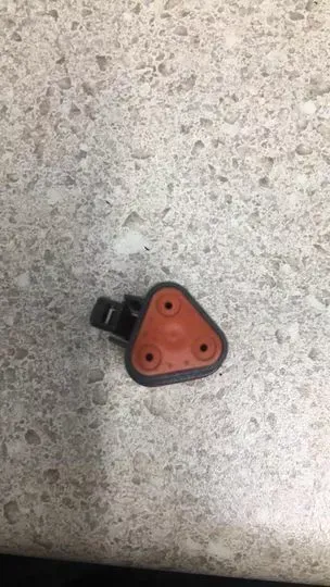 HARLEY DAVIDSON - 72113-94BK - OEM NOS 3-WAY SOCKET HOUSING SPEED SENSOR