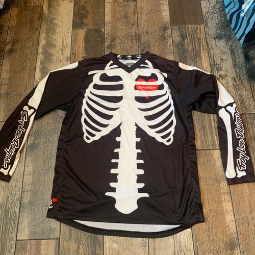 Tld deals skeleton gear