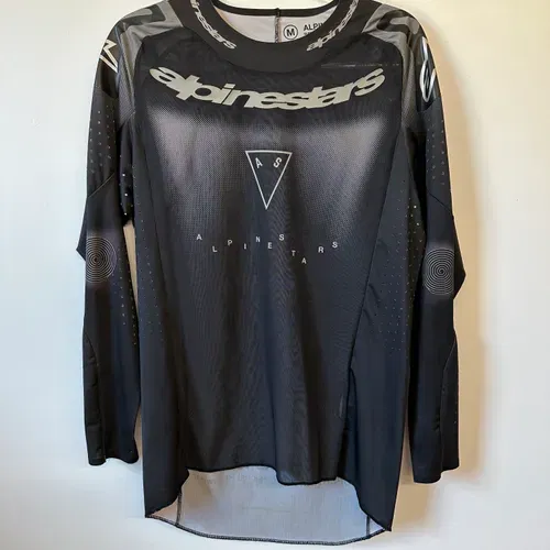 LIMITED EDITION SUPERTECH LASER 23 JERSEY AND PANTS