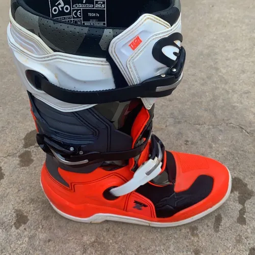 Youth Limited Edition Alpinestars Boots - Size 7