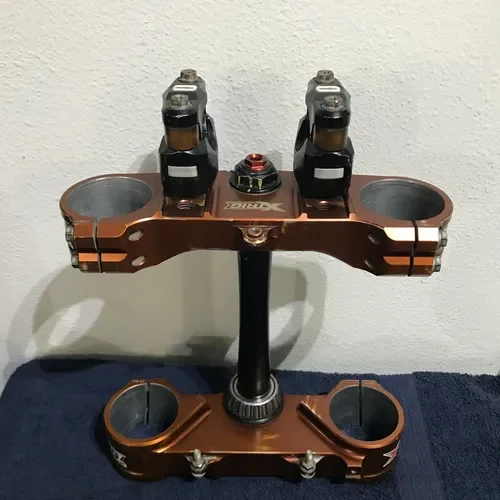 Xtrig Triple Clamps