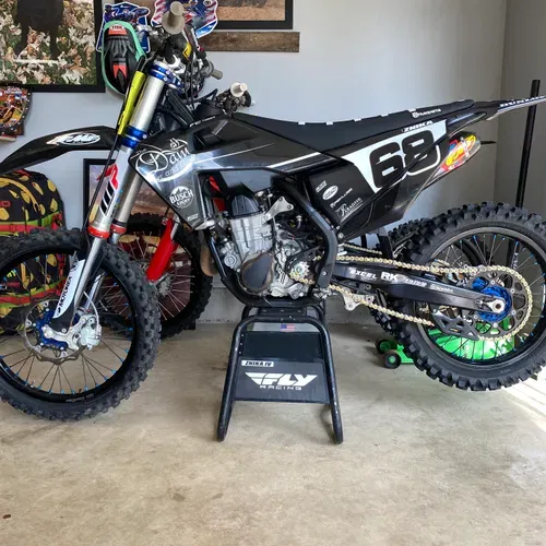 2021.5 Husqvarna FC450 Rockstar Factory Edition