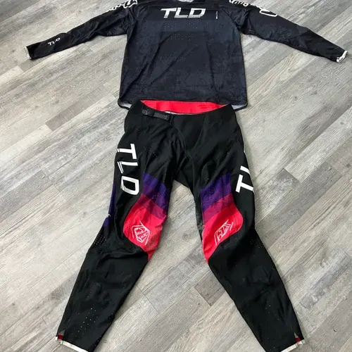 Troy Lee Se Ultra L/32