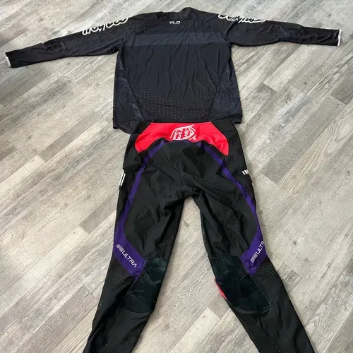 Troy Lee Se Ultra L/32