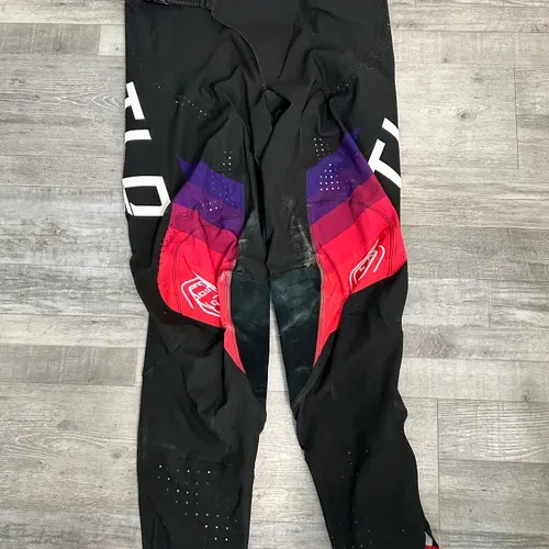 Troy Lee Se Ultra L/32