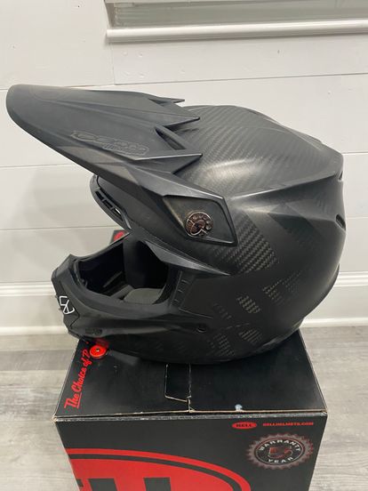 Bell Moto 9 Flex Carbon Helmets - Size M