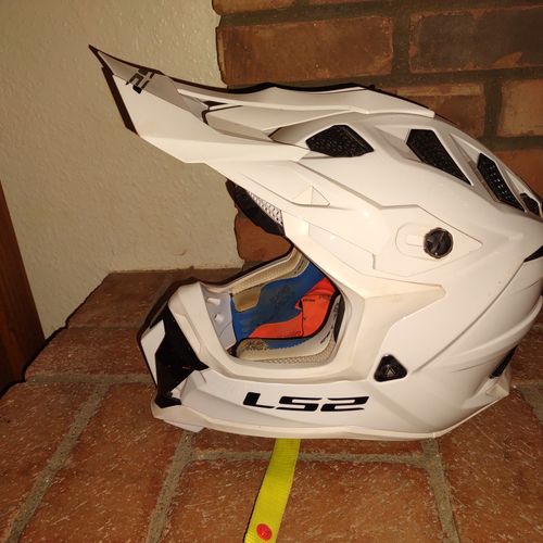 LS2 subverter helmet