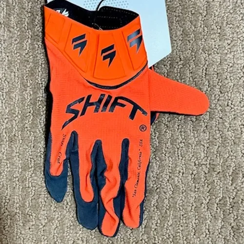 Shift White Label Gloves 