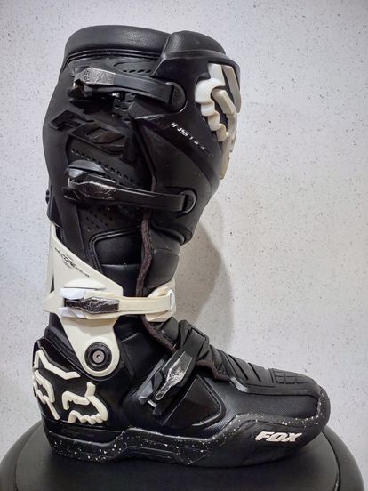 Fox Instinct Boots - Size 9