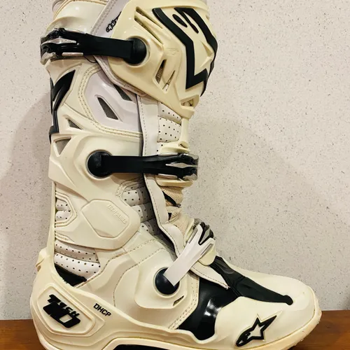 Alpinestars Tech 10 Supervented Boots - Size 10 - Athlete Only 