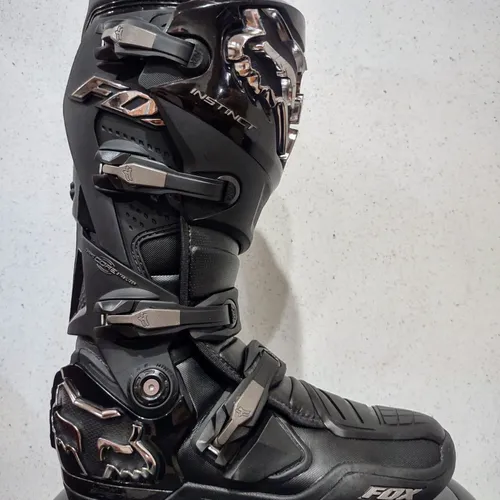 Fox Instinct Boots - Size 10