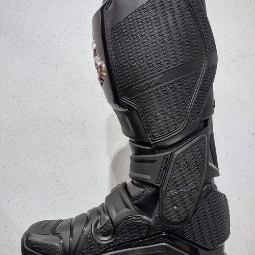 Fox Instinct Boots - Size 10