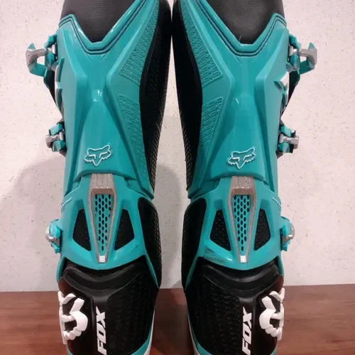 Fox Instinct Boots - Size 10