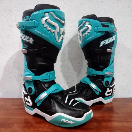 Fox Instinct Boots - Size 10