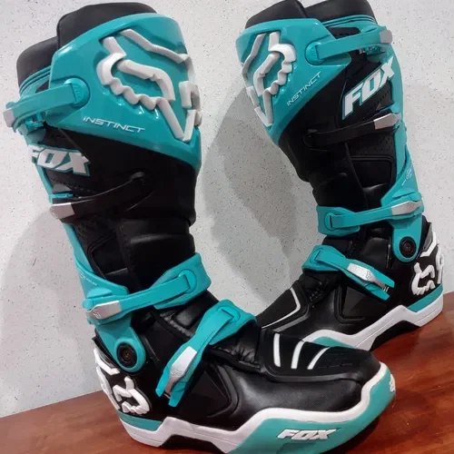 Fox Instinct Boots - Size 10