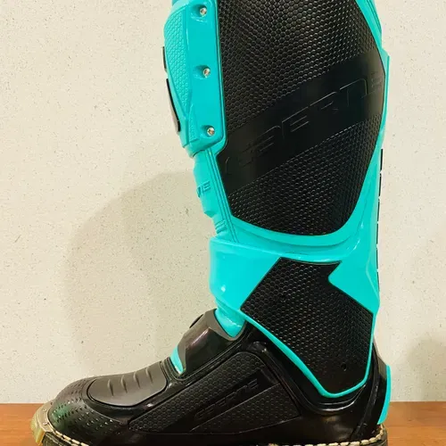 Gaerne SG12 Boots- Size 9