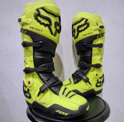 Fox Instinct Boots - Size 9 (NEW)