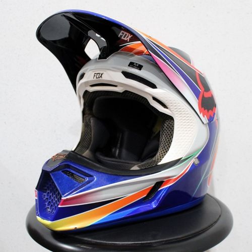 Fox V3 MIPS Helmet - Size Medium