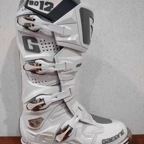 Gaerne SG12 Boots - Size 9