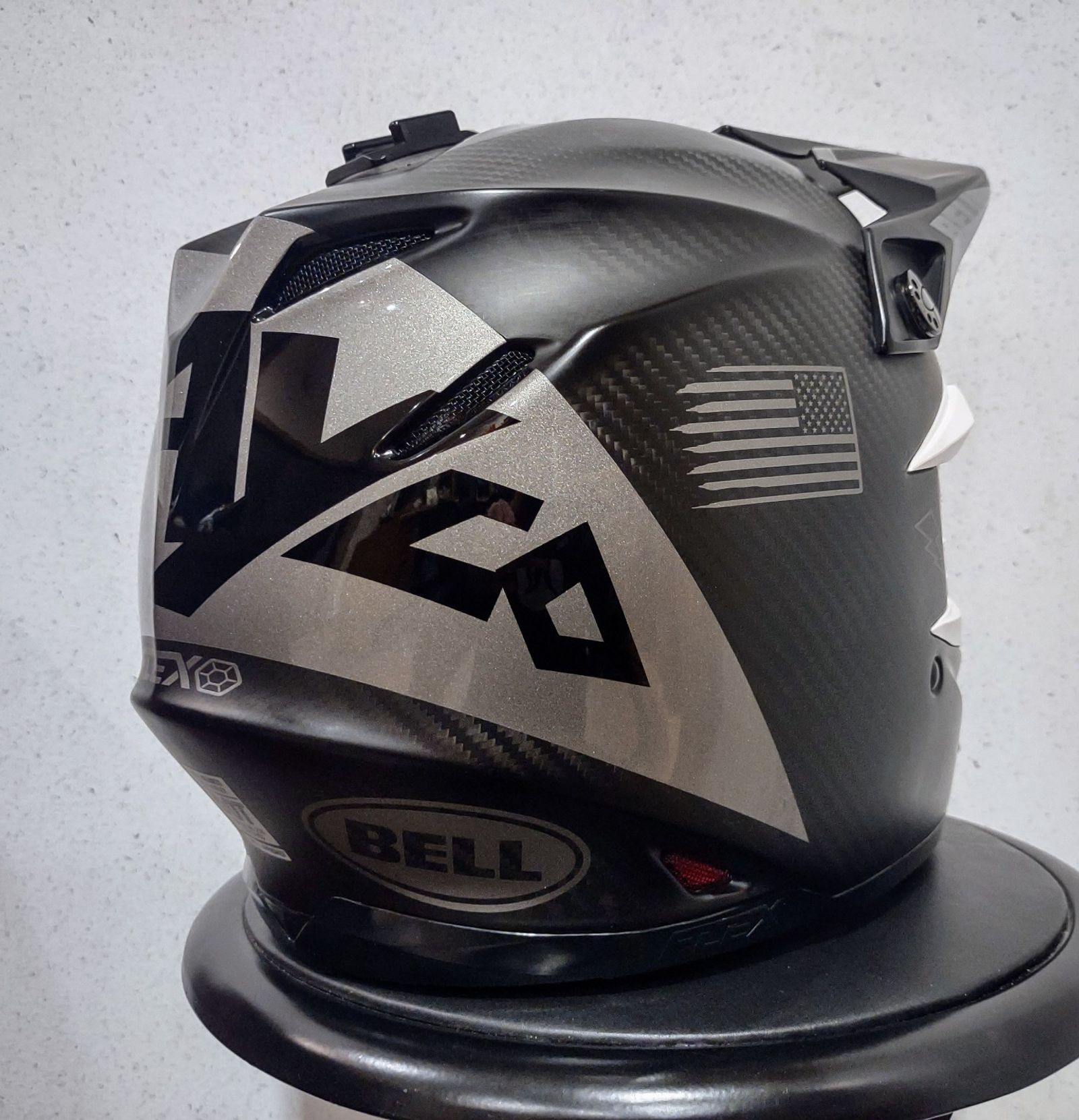 Bell moto 9 online carbon flex closeout