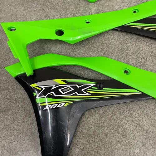 Kawasaki KX250F KX450F Plastic Set