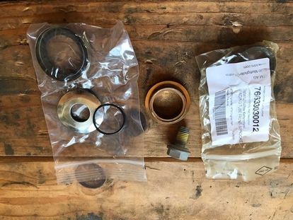 Ktm/ Husky Counter shaft seal/ bushing kit