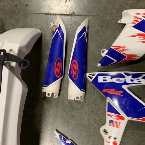 Polisport Enduro Standard Plastic Kit 90704 w/ Graphics for 13-17 Beta RR 2T/4T