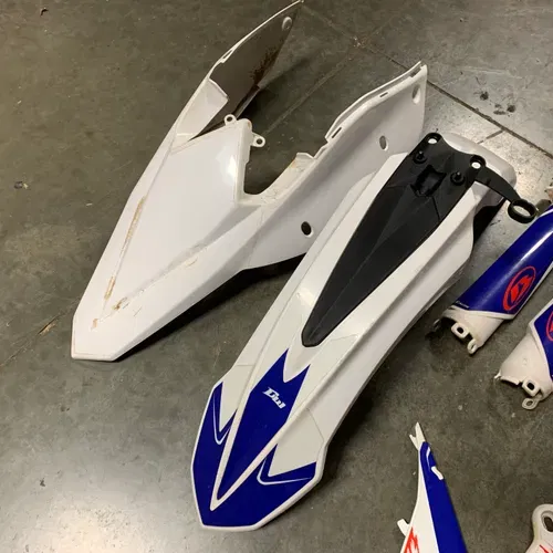 Polisport Enduro Standard Plastic Kit 90704 w/ Graphics for 13-17 Beta RR 2T/4T