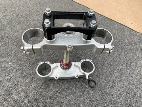 Showa A-Kit forks Shock clamps  Kawasaki 2024 Kx250f from Team Pro Circuit
