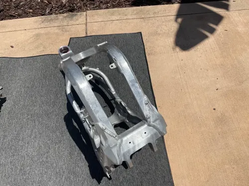 2024 KX250 main frame oem kawasaki kx250f 250f kx