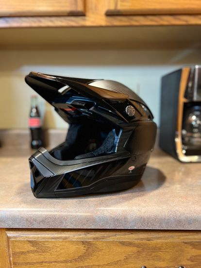 Bell Moto 10 Helmets - Size Small 