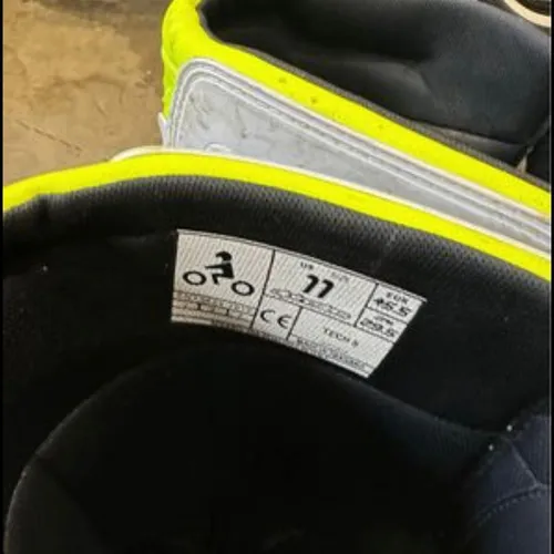 TECH 5 ALPINESTAR WORN ONE TIME PRETTY MUCH BRAND NEW