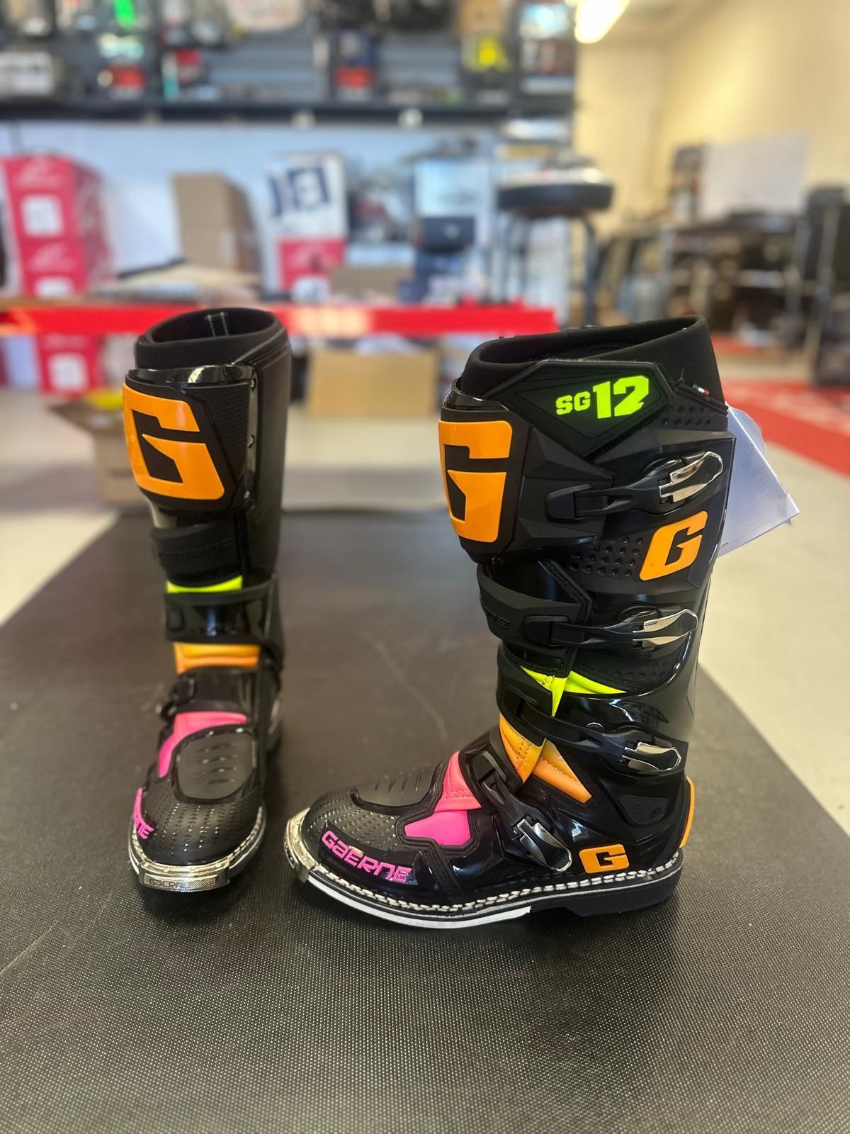 GAERNE SG12 MX BOOTS - BLACK/ORANGE/PINK LE 