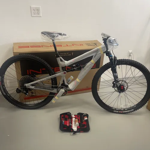 2022 Intense Primer 29 Bike - Expert  size MD