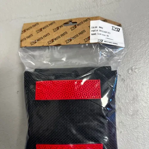 RJ1 RED/BLACK SEAT COVER