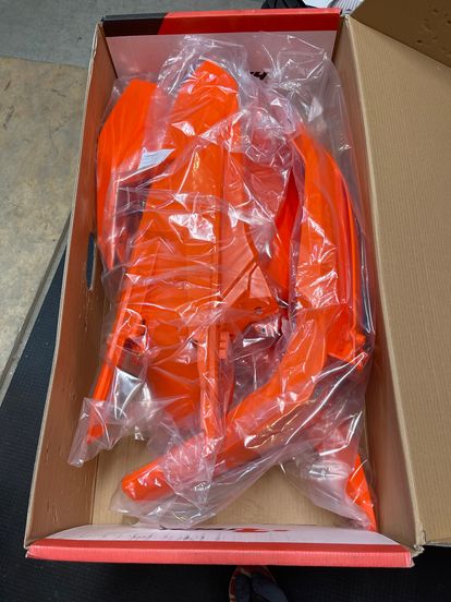 R-tech 6pcs Plastic Kit Flo Orange